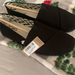 Tom’s shoes brand new