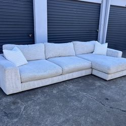 Monterey Park Chaise Sectional