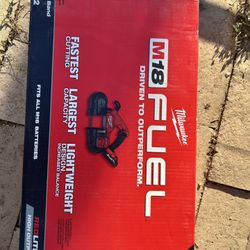 Milwaukee Fuel (2) Batteries And Charger 