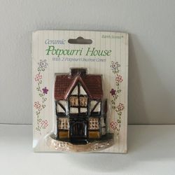 1988 Ceramic Potpourri House with 2 Potpourri Incense Cones Earth Scents