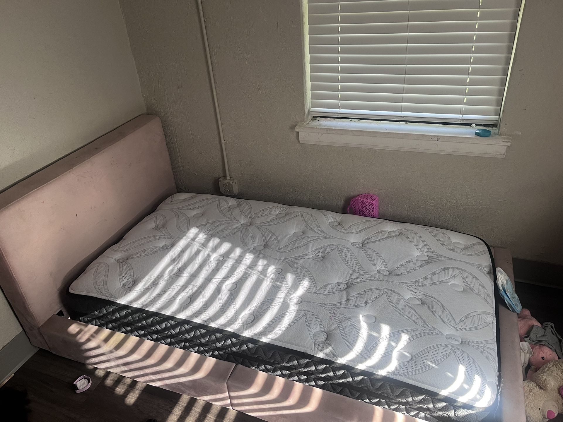 Twin Bed