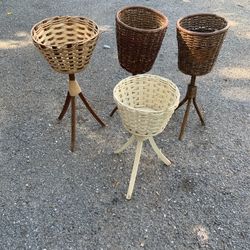 VINTAGE WOOD, WICKER & RATTAN 3-LEGGED PLANT STAND PLANTER WOVEN BASKETS LOT OF 4