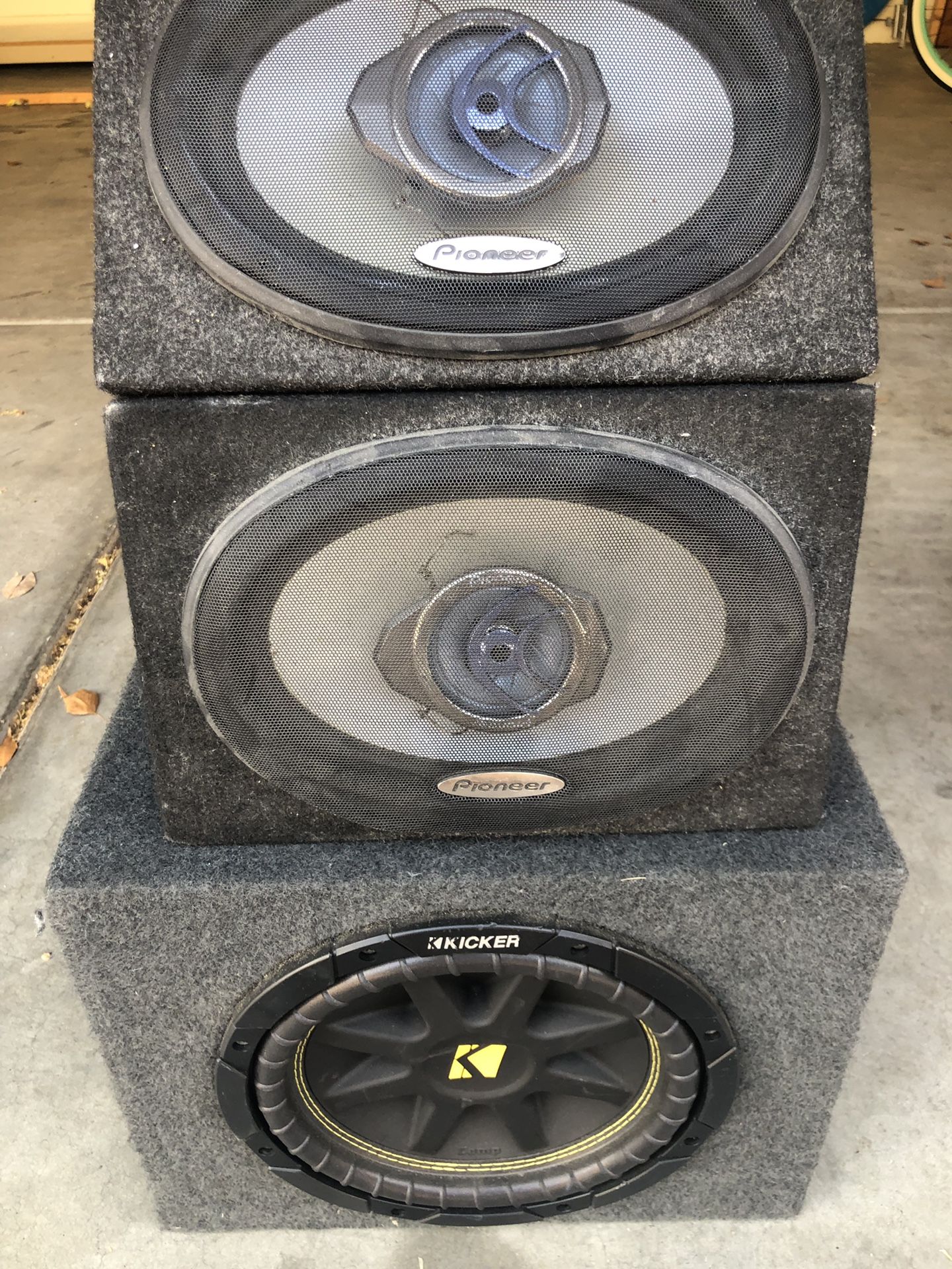 Kicker 8” Subwoofer and 2 Pioneer 6X9’s for Sale in Peoria, AZ - OfferUp