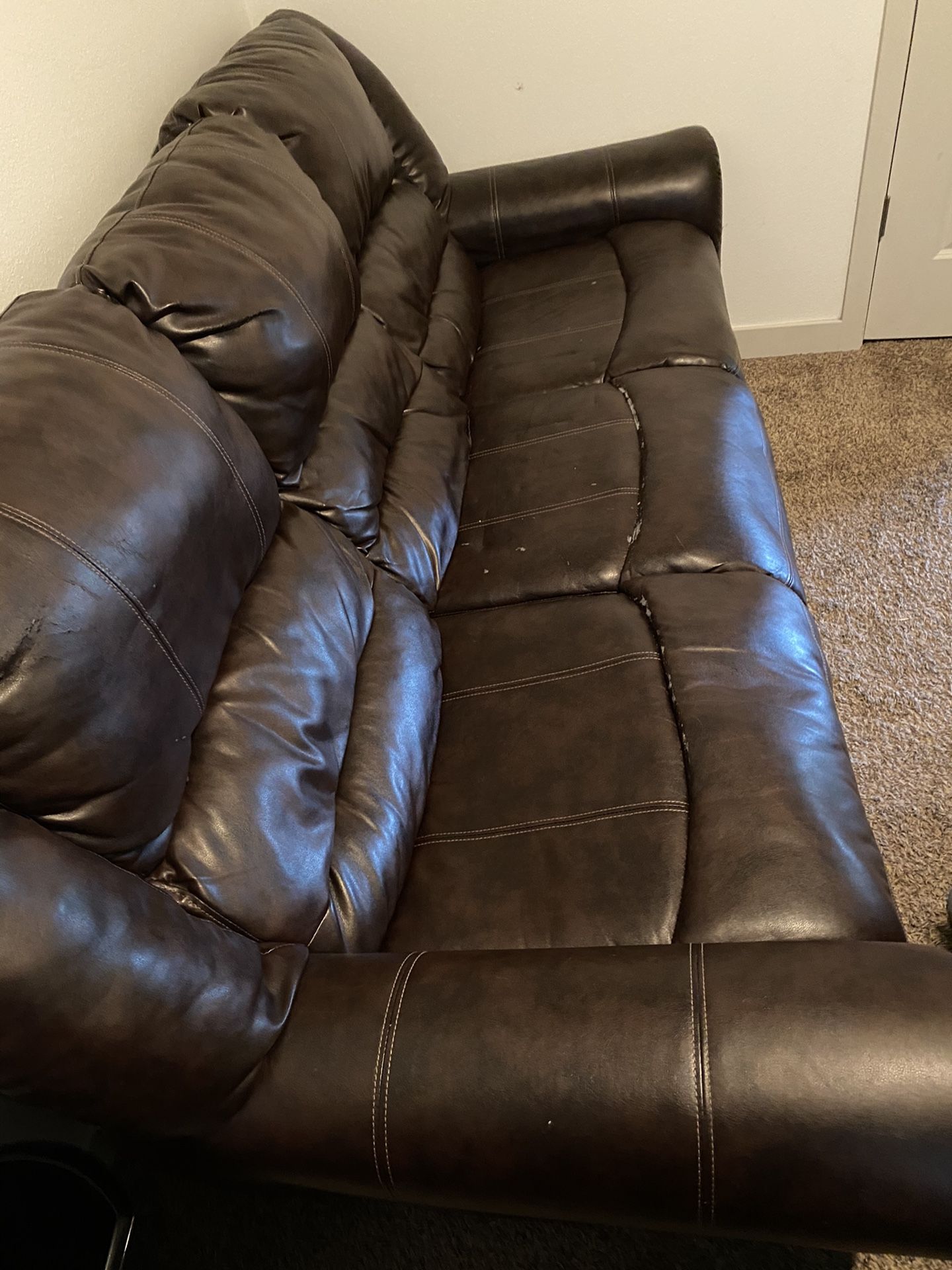 Leather couch for Sale in Vancouver, WA OfferUp