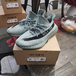 Yeezy 350 V2 Salt Size 10 Men 