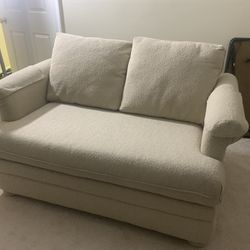 Plush Comfy Couch w/pull-out Full Bed