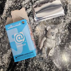 Medicom Bearbrick Series 51 Andy Warhol (Full Kit)
Open Box to confirm figure
 Sealed in bag with card 

Pick up 77095 near Telge/West