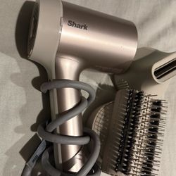 Shark Hair Dryer HyperAIR with Styling Brush