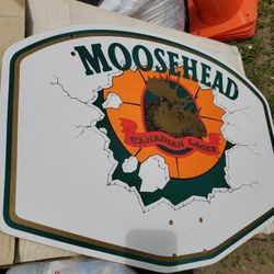 Moosehead Basketball Hoop