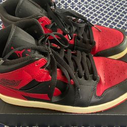 Nike Air Jordan 1 Breds Mid