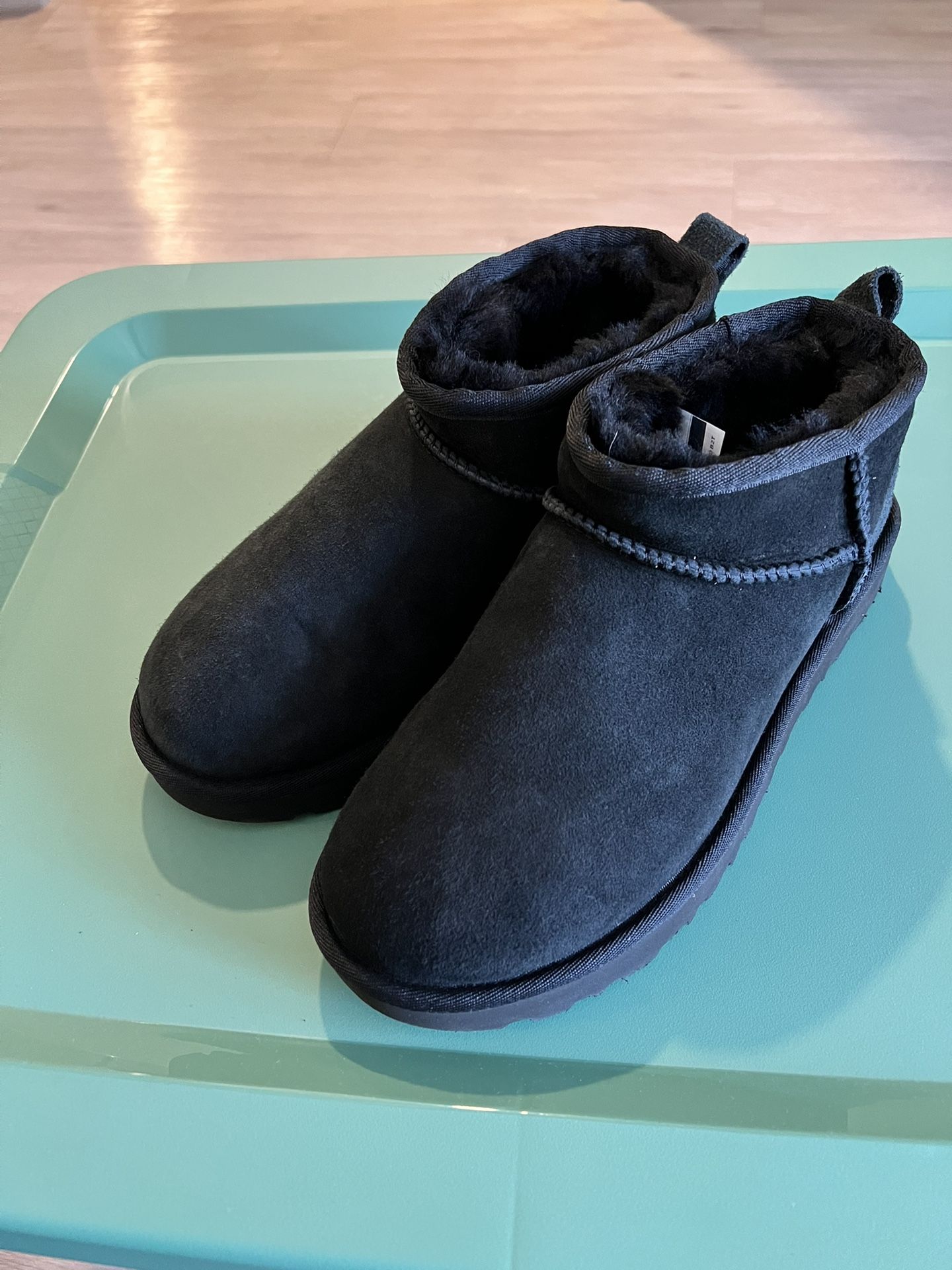 UGG Classic Ultra Mini Booties Womens Boots Sz 7 Black