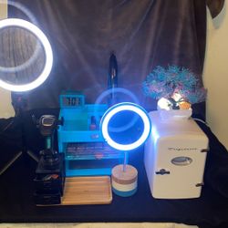 Make Up Station Organizer Two O Light Mirrors And Mini Small Cosmetics Fridge Frigidaire 