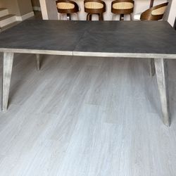 Legacy Dining Table (extendable)