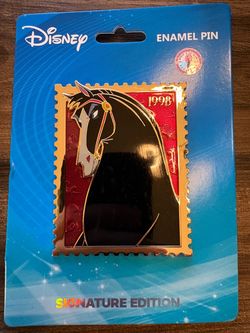 Disney Khan Royal Stamp Pin | Pink à la Mode | Signature Edition