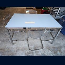 Glass Table With 4 Chairs. 
