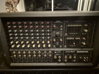 Mackie M808 Amp