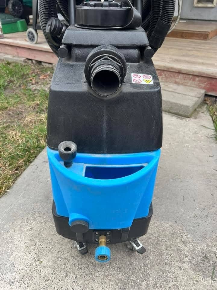 professional grade carpet shampooer.