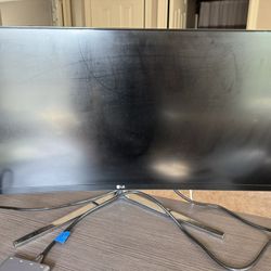 2 Curved LED Computer Monitors LG 