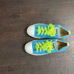 Converse ALL STAR Size 7 For Man . Woman 9. Cash Only.