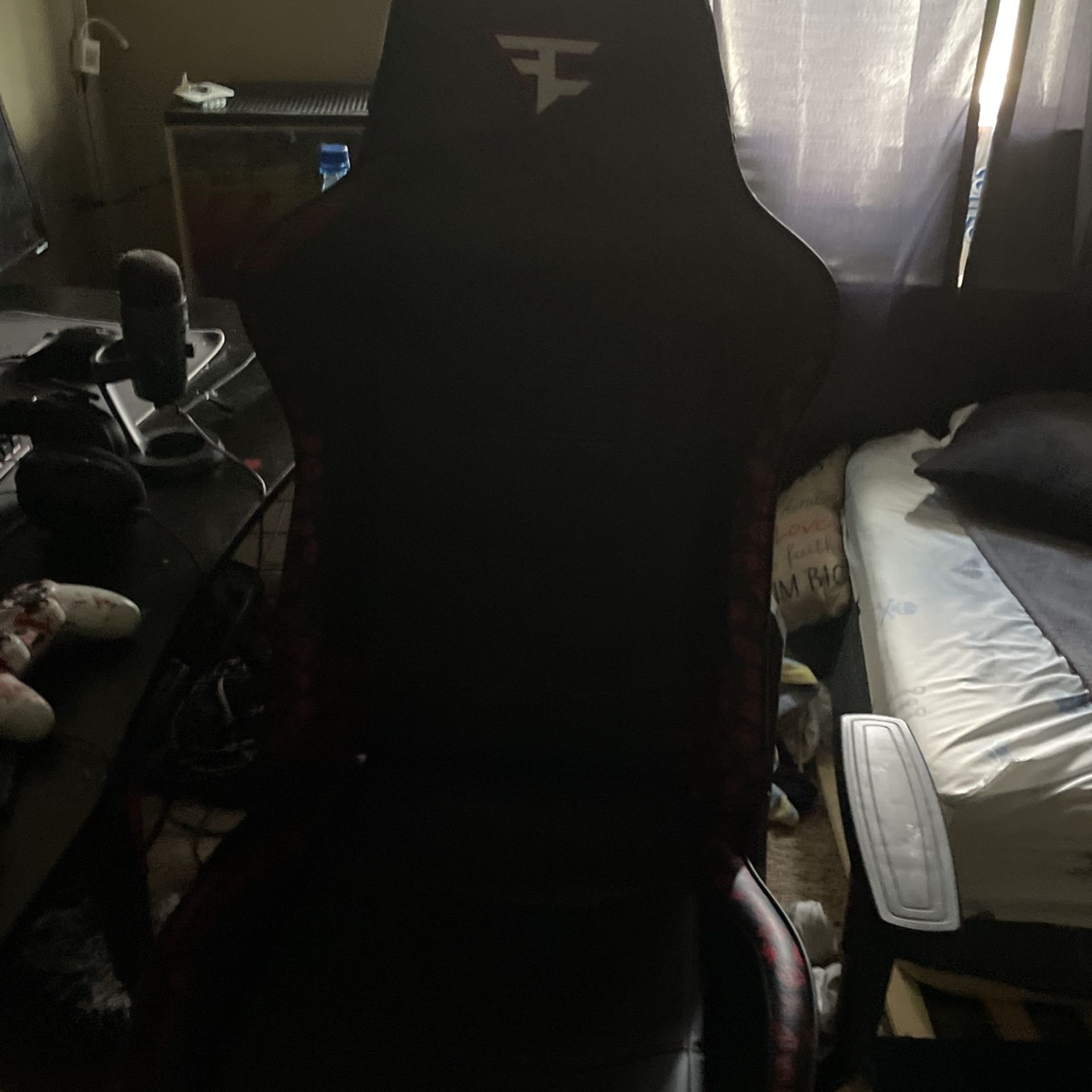 faze x respawn gaming chair