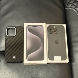 iPhone 15 Pro Max Black Titanium 256GB UNLOCKED