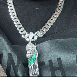 Cadena Con Sanjudas Es Nueva