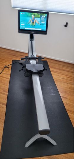 Hydro rowing machine