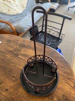 Paper towel holder