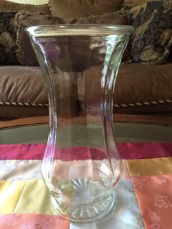 Brand new flowers vases for sale $7.