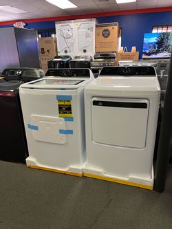 Frigidaire white top load washer and dryer