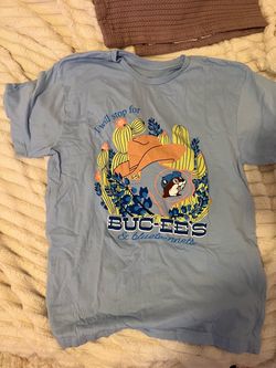 Buc-ee’s Bluebonnets & Cactus Graphic Short-Sleeve T-Shirt Mens Size M (Like New)