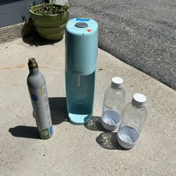 SodaStream with Canister & Two Bottles 