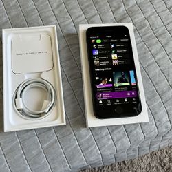 2020 iPhone SE (80$)(Unlocked)(trades Accepted)