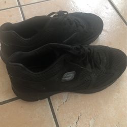Sketchers Mens Size 9 