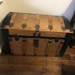Antique Items! Storage Chest, Chair, Tables Must Go!!!! 