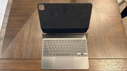 Apple Magic Keyboard Case Model A2974 for iPad Pro 13” M4/M5