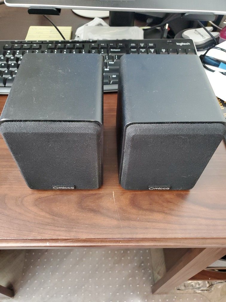 Micca Covo-S Bookshelf Speakers