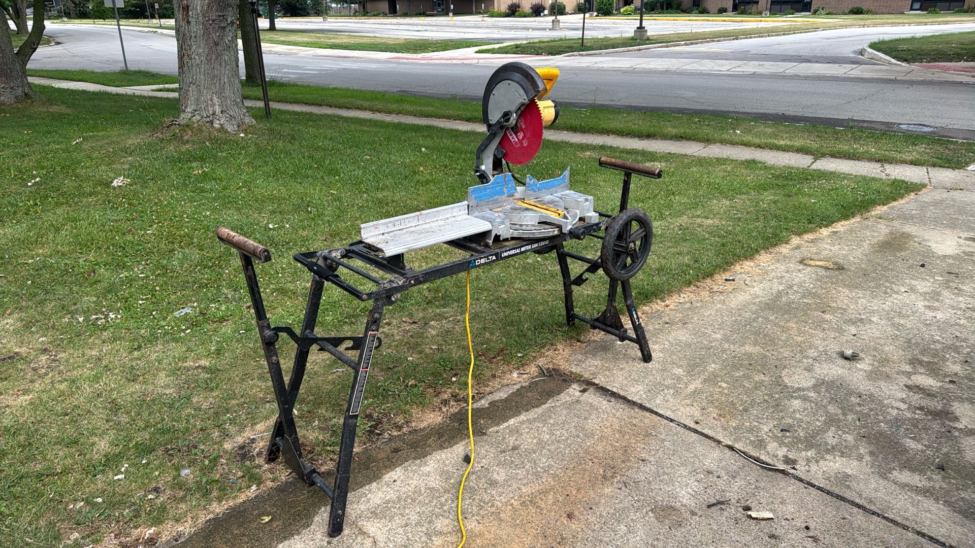 Dewalt 12” Miter Saw With Stand