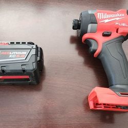 NEW - Milwaukee Impact Driver w/ Battery