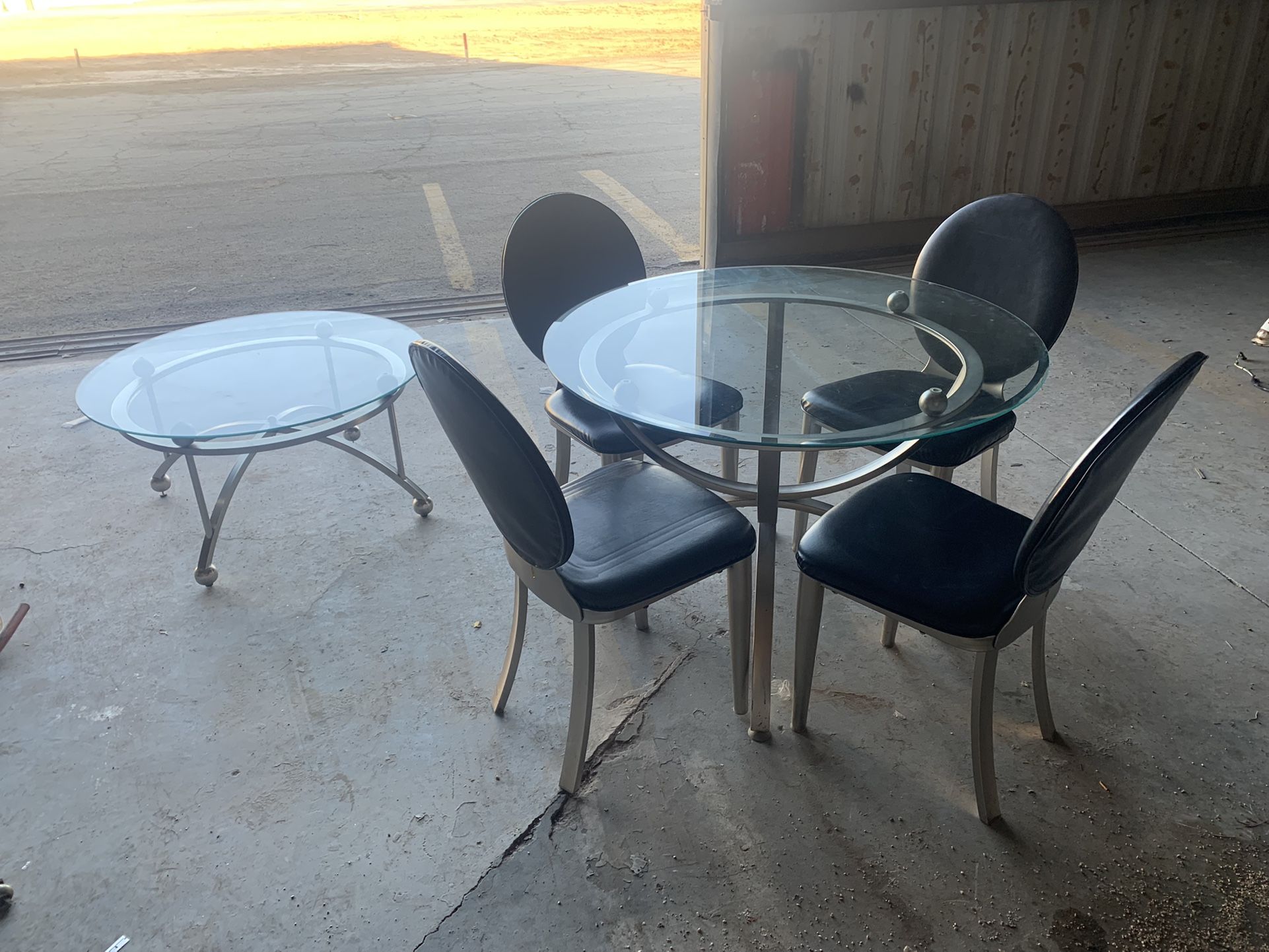 Dining  & Chairs  Plus Coffee  Table 