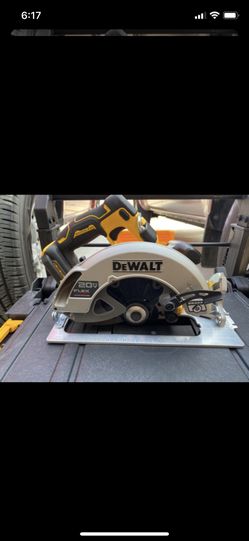 Dewalt 20V MAX with FLEXVOLT ADVANTAGE 7-1/4-inch Circular Saw