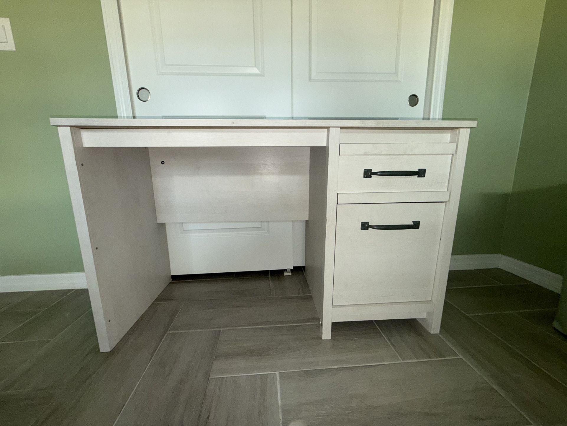 Vintage White-Grey Desk