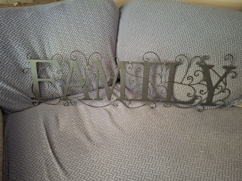 39x11 Metal Spelling Of Family Wall Decor