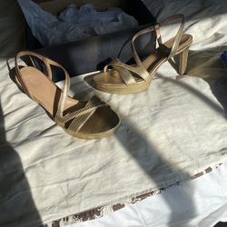 Gold high Heels Naturalizer
