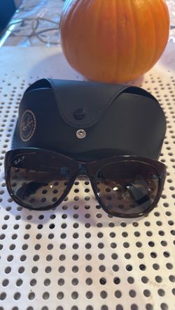 Woman Ray Ban