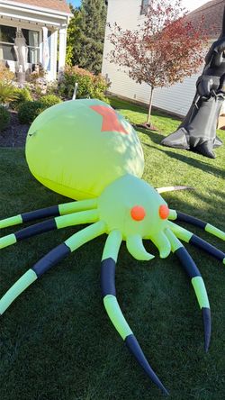 Giant Inflatable Halloween Spider Decoration