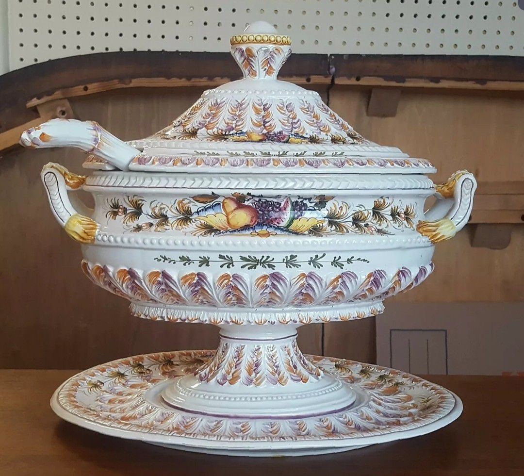 MINT Deruta Tureen Hand Painted Majolica Italy ceramic porcelain mid century Italian soup bowl