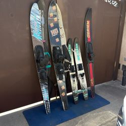 Water skis 