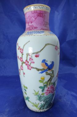 Glossy Vase With Purple Outline On Top in Chinese Republic Period Dynasty with Markings