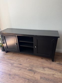 Entertainment center